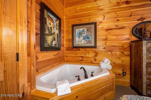 922 Black Bear Cub Way, Sevierville, TN 37862