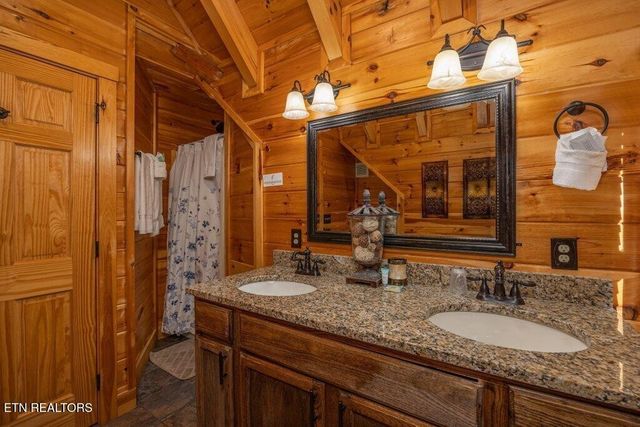 922 Black Bear Cub Way, Sevierville, TN 37862