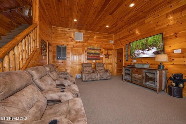 922 Black Bear Cub Way, Sevierville, TN 37862