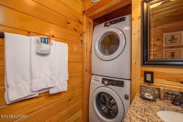 922 Black Bear Cub Way, Sevierville, TN 37862