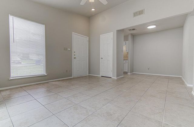 900 Sirocco DR B, Austin, TX 78745