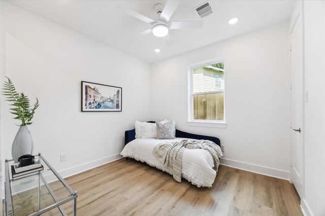 6343 W Montgomery Road, Houston, TX 77091