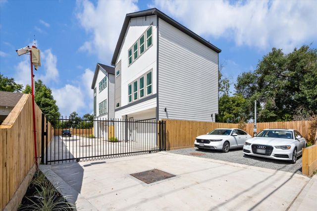 6343 W Montgomery Road, Houston, TX 77091