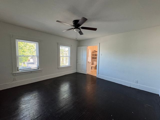 159 N 4th Street 2, Aurora, IL 60505