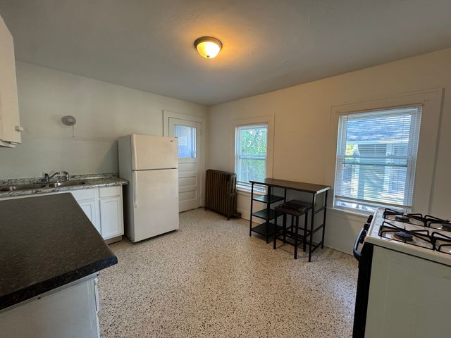 159 N 4th Street 2, Aurora, IL 60505