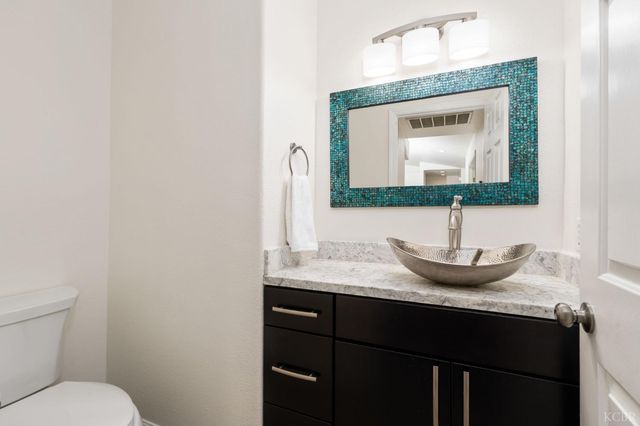 2371 Sophia Lane, Kingsburg, CA 93631