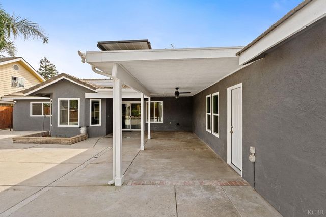 2371 Sophia Lane, Kingsburg, CA 93631