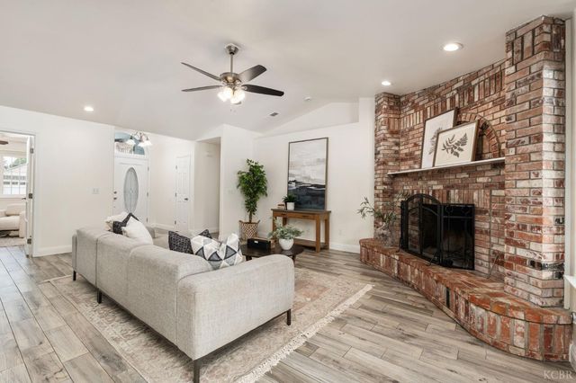 2371 Sophia Lane, Kingsburg, CA 93631