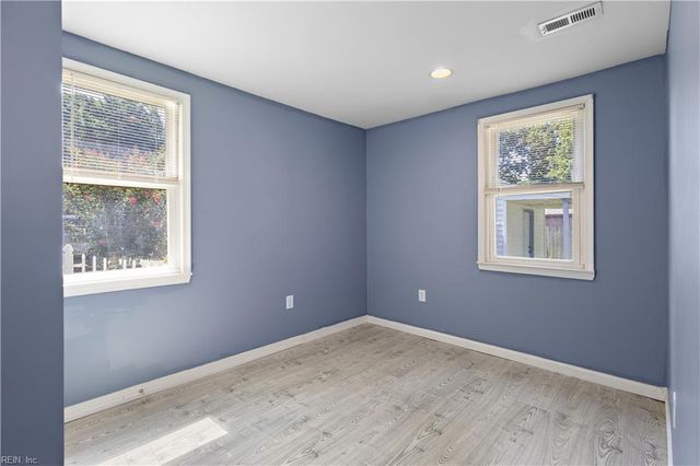 1059 Hope Ave, Virginia Beach, VA 23451