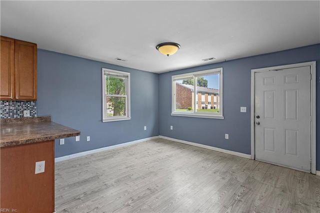 1059 Hope Ave, Virginia Beach, VA 23451