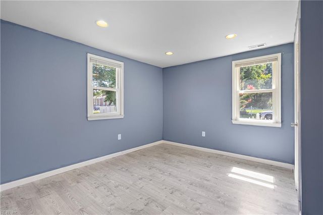 1059 Hope Ave, Virginia Beach, VA 23451