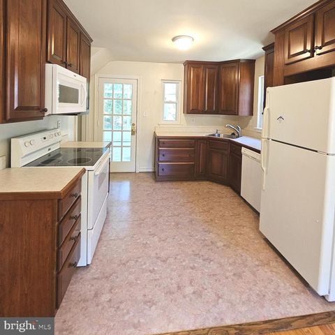 3225 6TH ST S, Arlington, VA 22204
