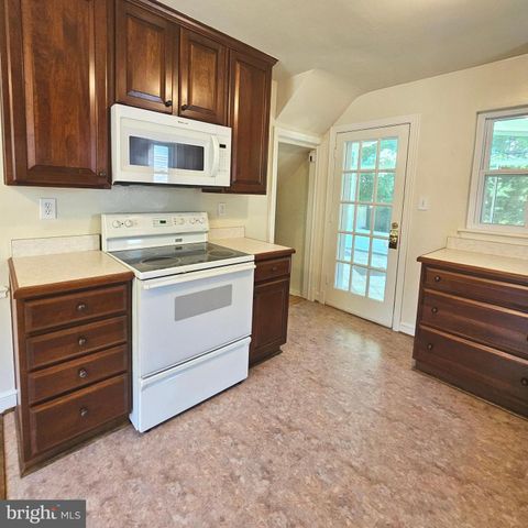 3225 6TH ST S, Arlington, VA 22204
