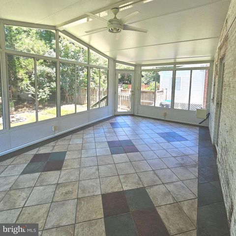 3225 6TH ST S, Arlington, VA 22204