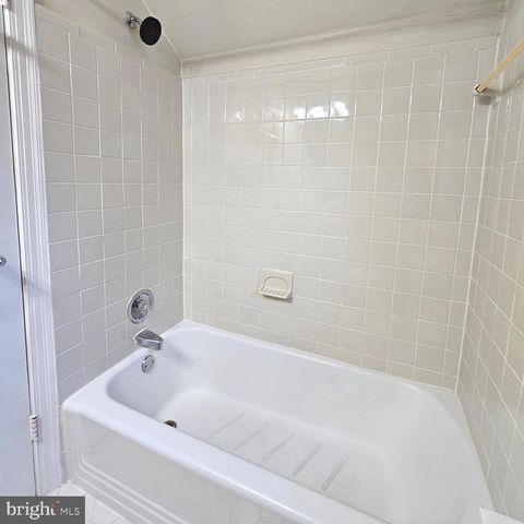 3225 6TH ST S, Arlington, VA 22204