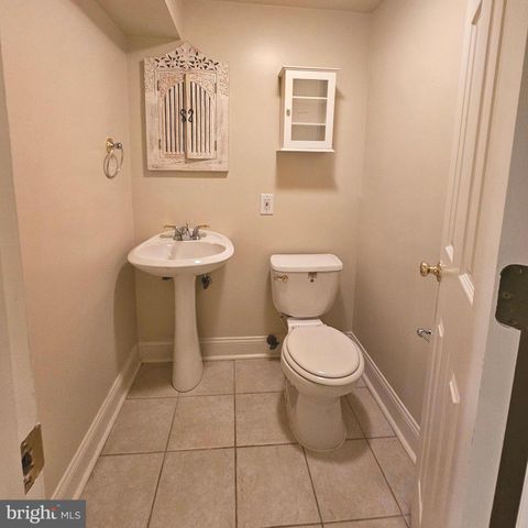 3225 6TH ST S, Arlington, VA 22204