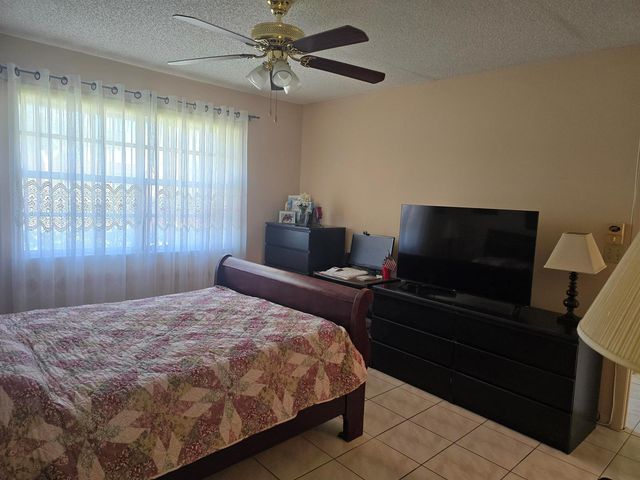 118 Lake Olive Drive, West Palm Beach, FL 33411