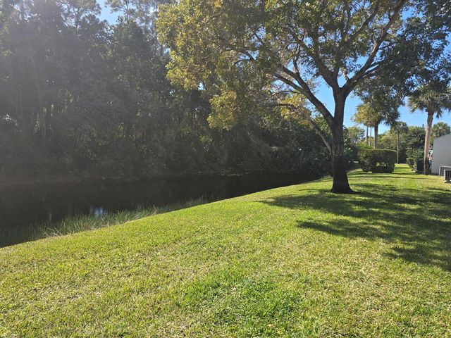 118 Lake Olive Drive, West Palm Beach, FL 33411