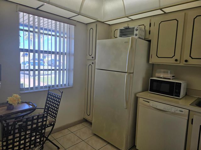 118 Lake Olive Drive, West Palm Beach, FL 33411
