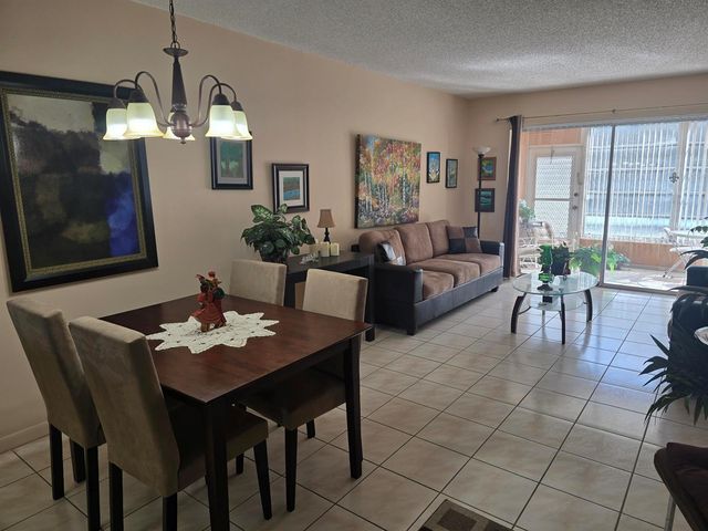 118 Lake Olive Drive, West Palm Beach, FL 33411