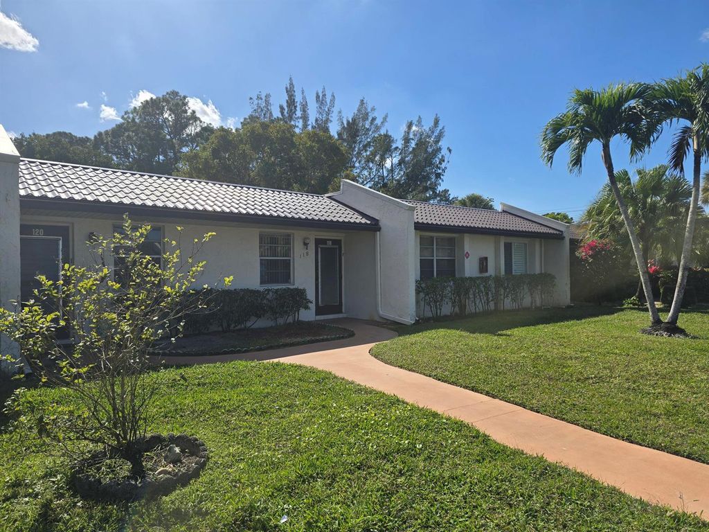 118 Lake Olive Drive, West Palm Beach, FL 33411