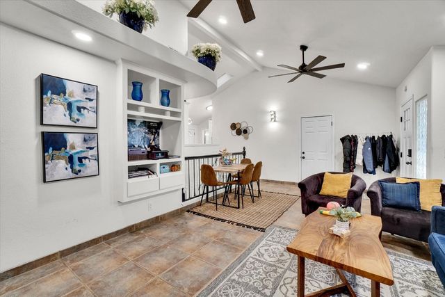 623 10th St, Davis, CA 95616