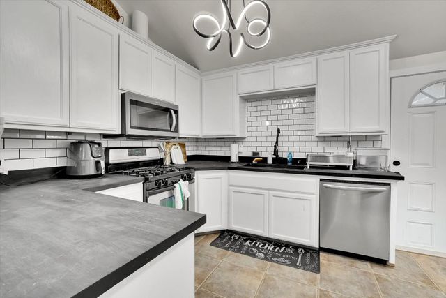 623 10th St, Davis, CA 95616