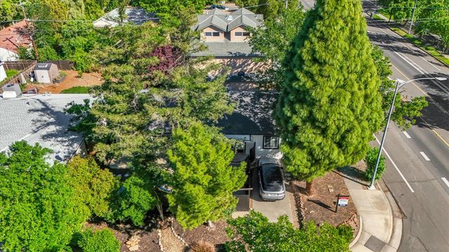 623 10th St, Davis, CA 95616