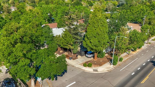 623 10th St, Davis, CA 95616