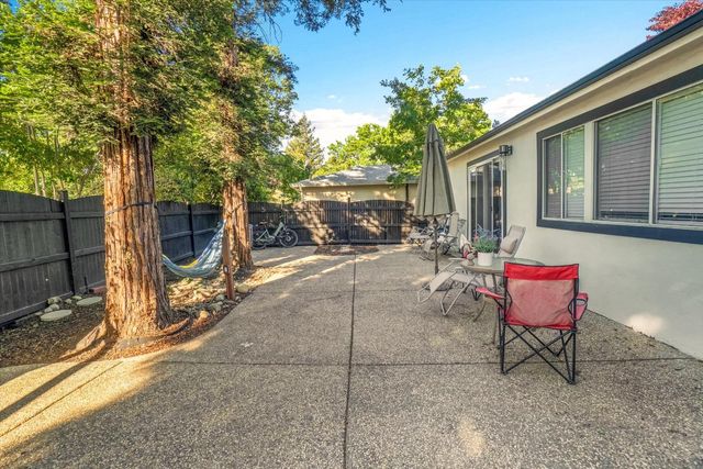 623 10th St, Davis, CA 95616