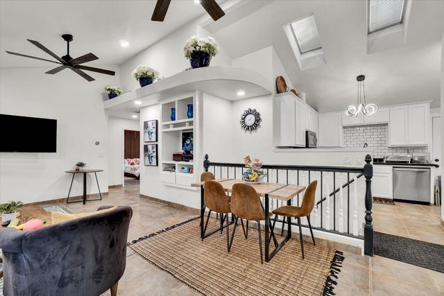 623 10th St, Davis, CA 95616