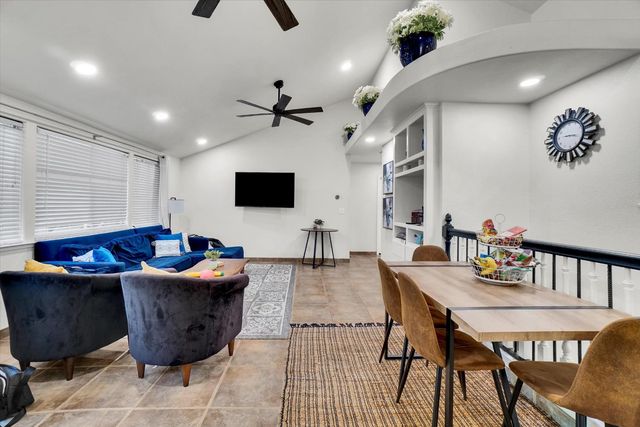 623 10th St, Davis, CA 95616