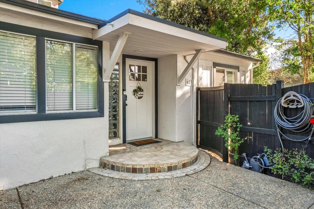 623 10th St, Davis, CA 95616