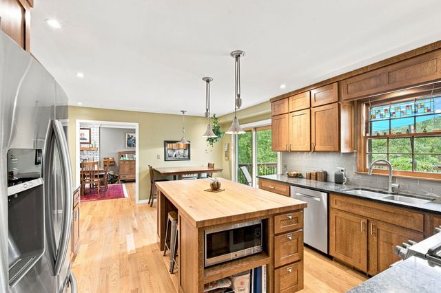 3060 S MAPLE BLUFF DR, Columbia, MO 65203