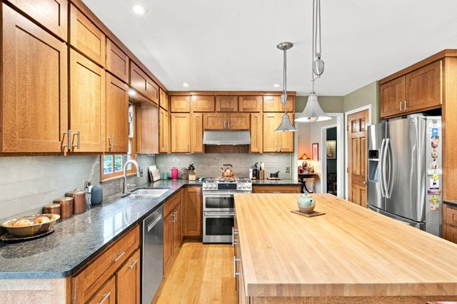 3060 S MAPLE BLUFF DR, Columbia, MO 65203