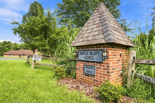 3060 S MAPLE BLUFF DR, Columbia, MO 65203