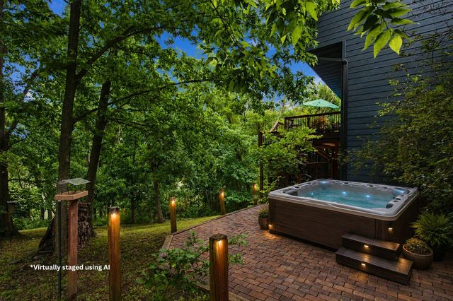 3060 S MAPLE BLUFF DR, Columbia, MO 65203