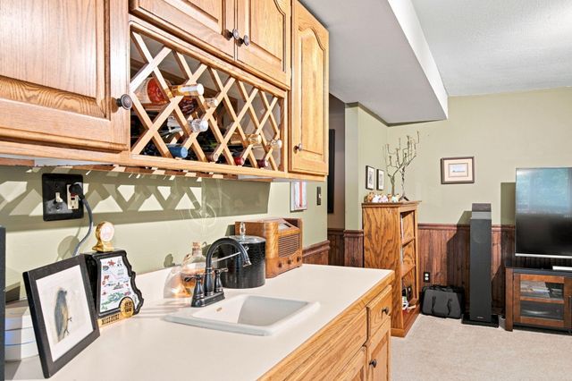 3060 S MAPLE BLUFF DR, Columbia, MO 65203