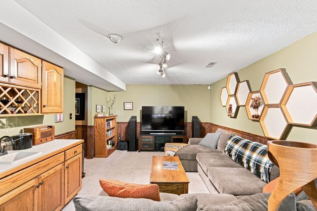 3060 S MAPLE BLUFF DR, Columbia, MO 65203