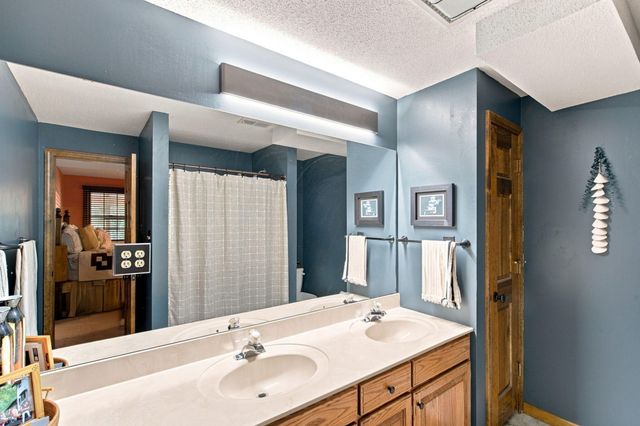 3060 S MAPLE BLUFF DR, Columbia, MO 65203
