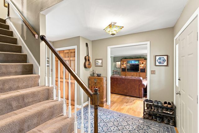 3060 S MAPLE BLUFF DR, Columbia, MO 65203