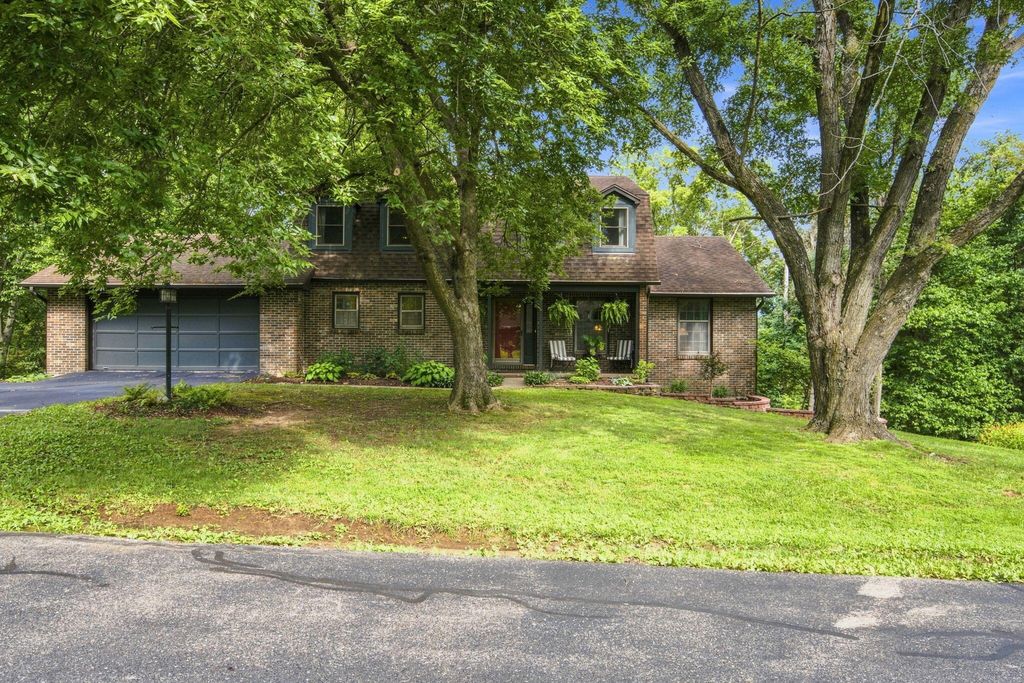 3060 S MAPLE BLUFF DR, Columbia, MO 65203