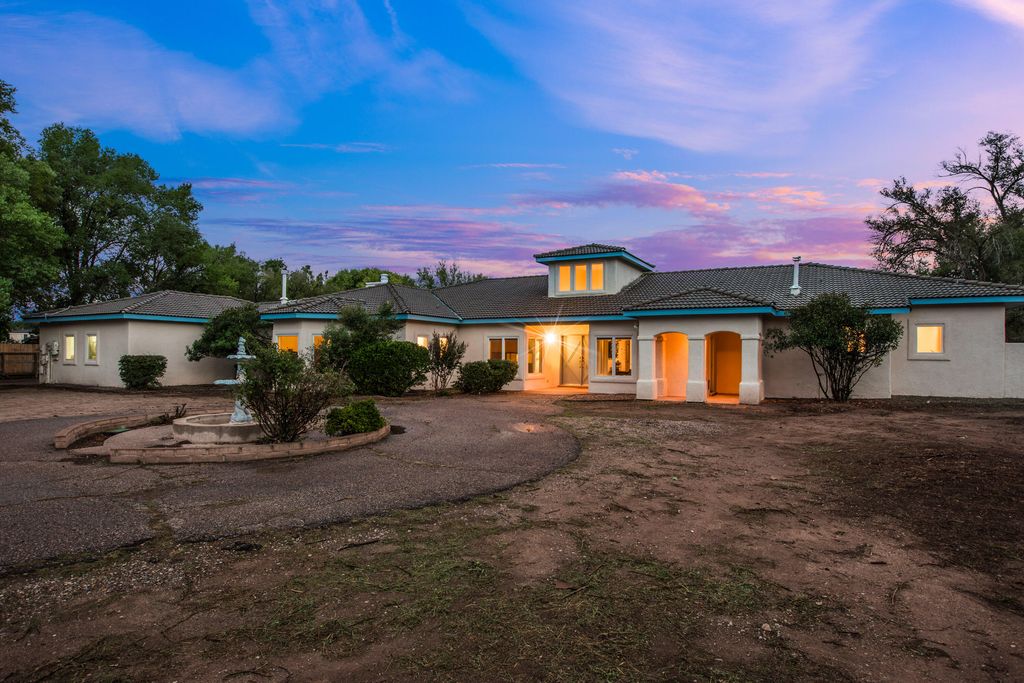 7515 Camino Del Rio, Albuquerque, NM 87114