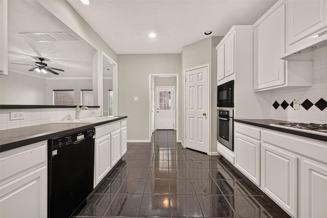 823 Hannock Glen Lane, Spring, TX 77373