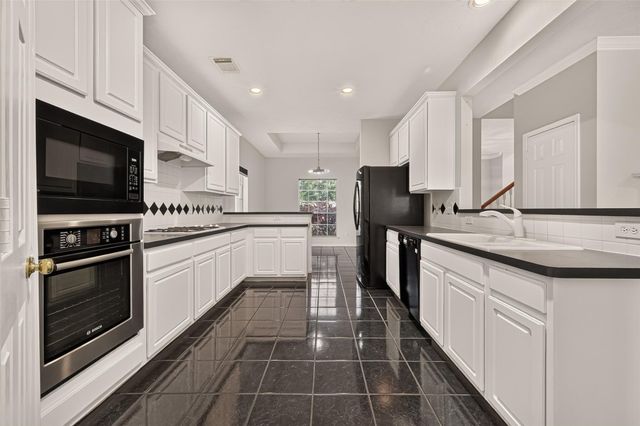 823 Hannock Glen Lane, Spring, TX 77373