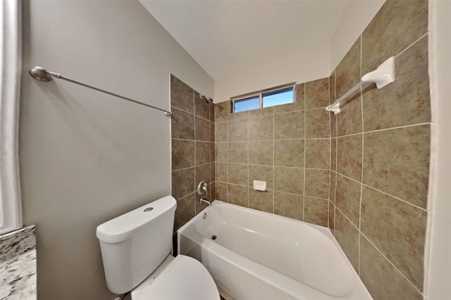 3906 Falvel Shadow Creek Drive, Spring, TX 77388