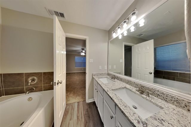 3906 Falvel Shadow Creek Drive, Spring, TX 77388