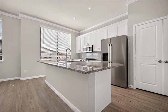 2507 Grey Willow Trail, Houston, TX 77077