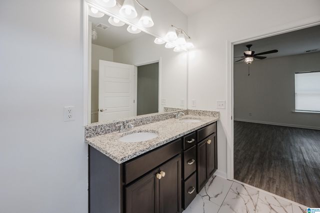 305 COUNTRYSIDE CIRCLE, Calera, AL 35040