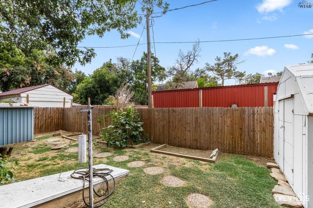 3015 INDIAN STREET, Vernon, TX 76384